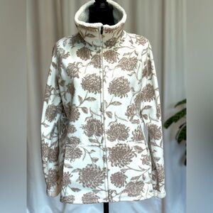 Soft fleece sweater. Size XL. Long sleeve with zipper front. Croft and Barrow.